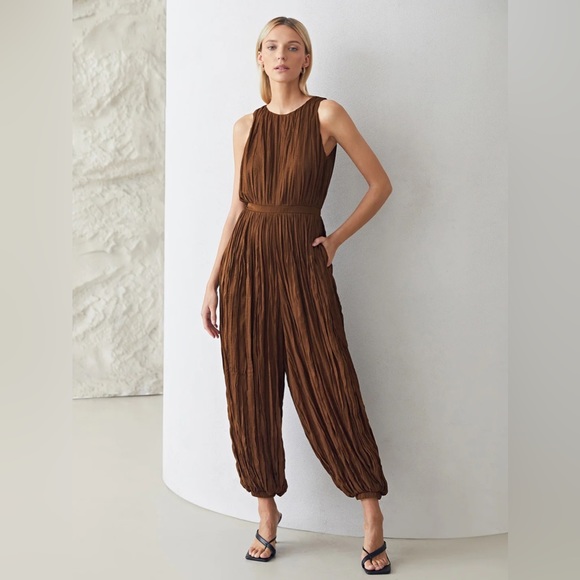 PLEATED BALLOON LEG JUMPSUIT - Picture 9 of 12